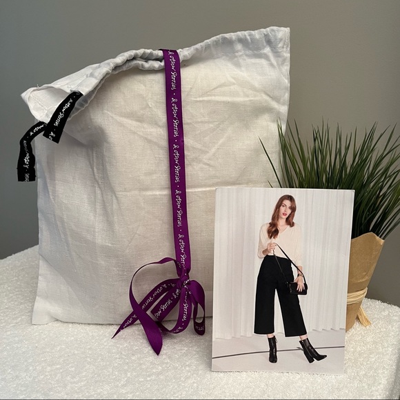 & Other Stories White Faux Fur Leather Zipper Clutch NWT - Picture 4 of 7